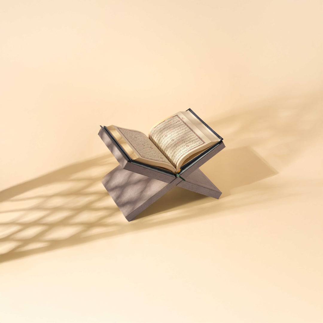 QUILTED QURAN STAND