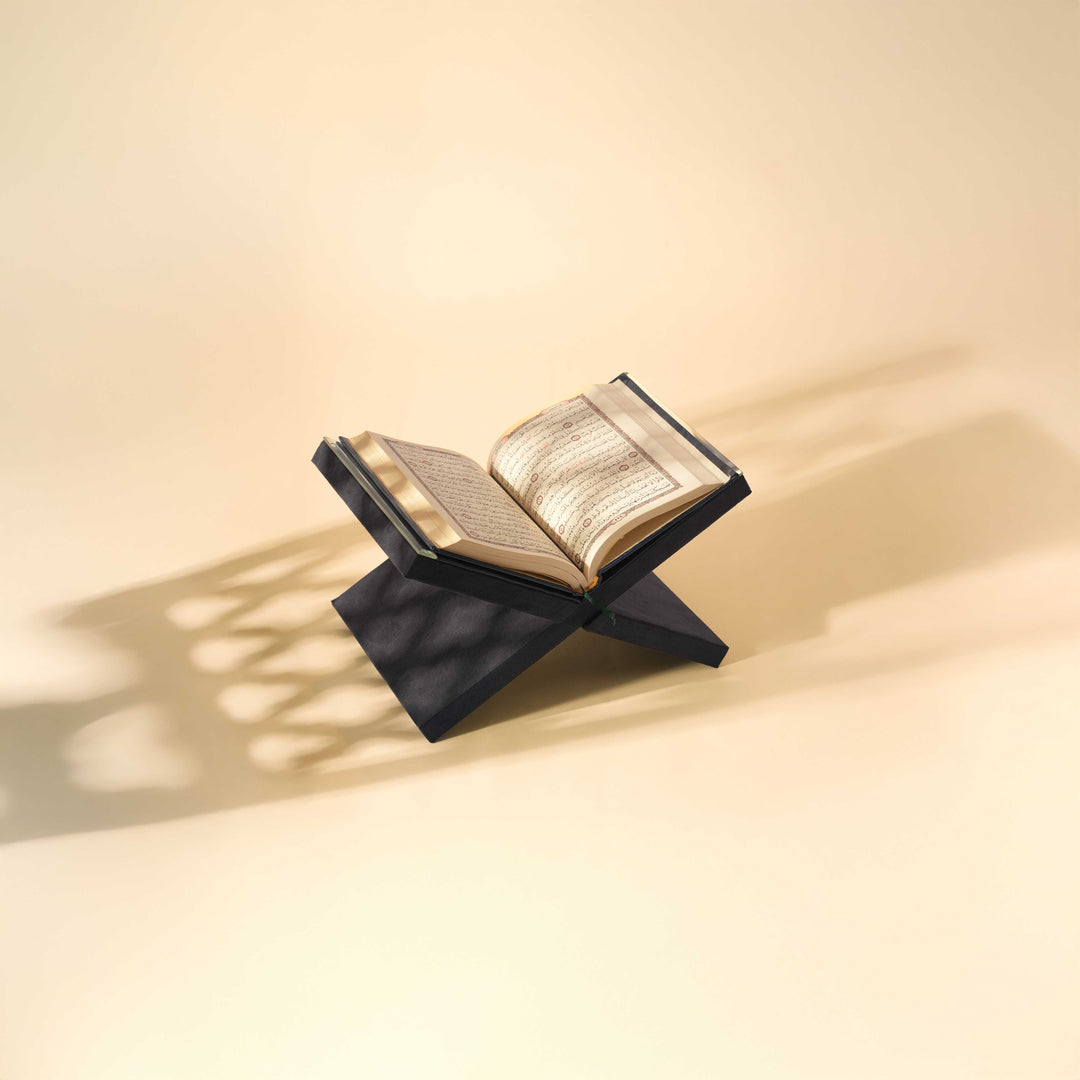 QUILTED QURAN STAND