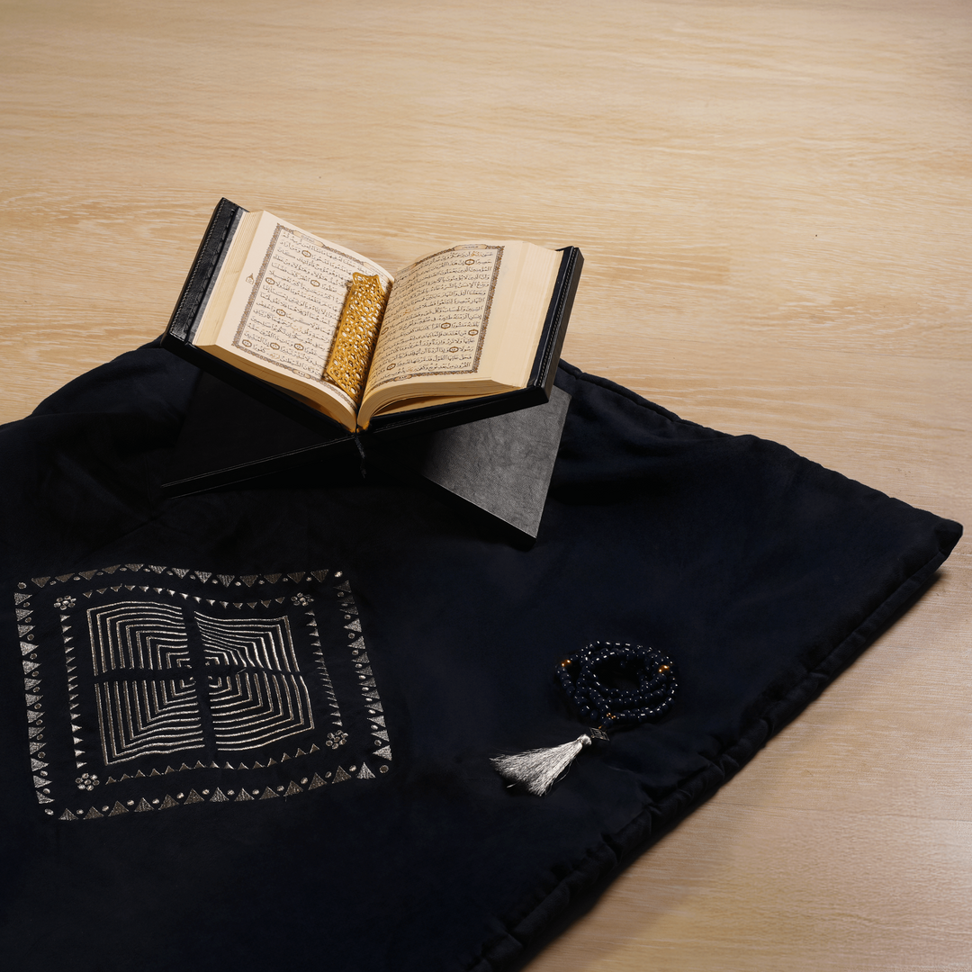 EMBROIDERED PRAYER MATS